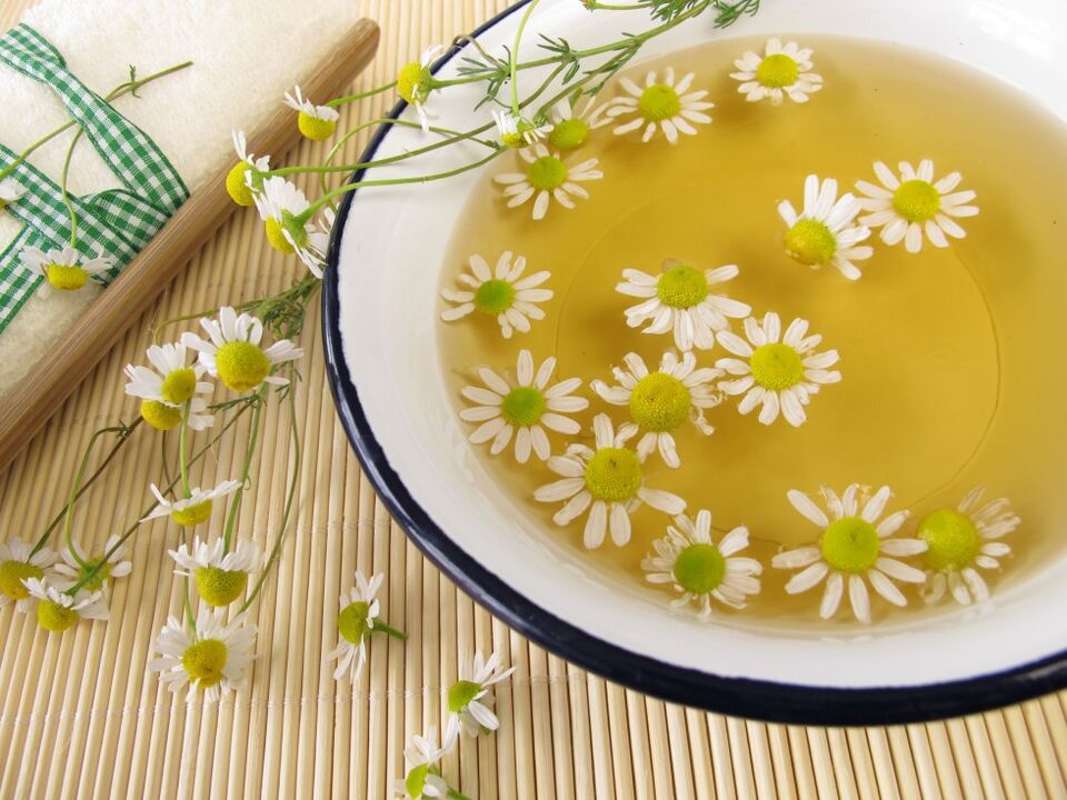 Chamomile baths to prevent athlete's foot