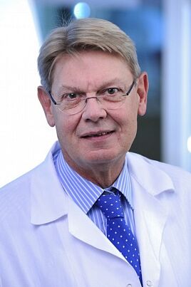 Doctor Dermatologist Raphael Bartosik